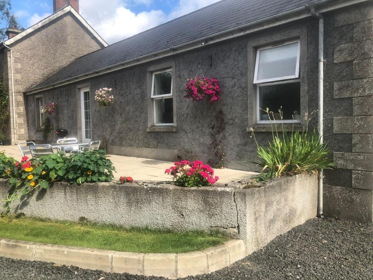 Ballyconnelly Cottages, Galgorm Area Cullybackey Екстер'єр фото